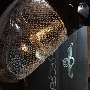 Creative Recreation 7.5 Silver and black